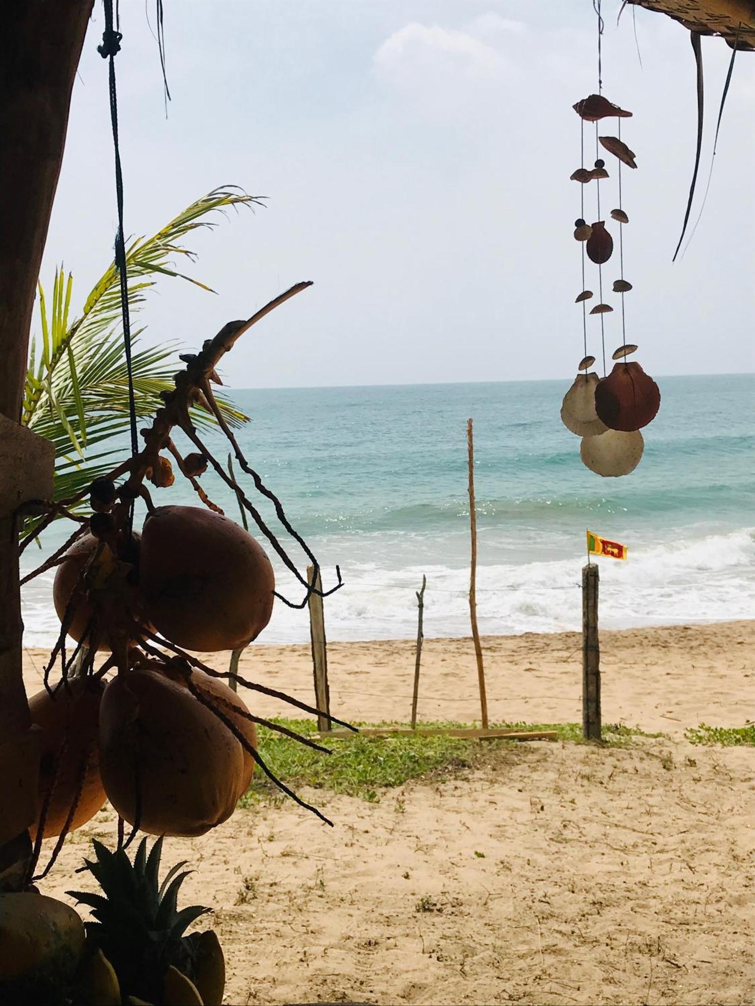Waves Ranna Cabana And Seafood Luaran gambar