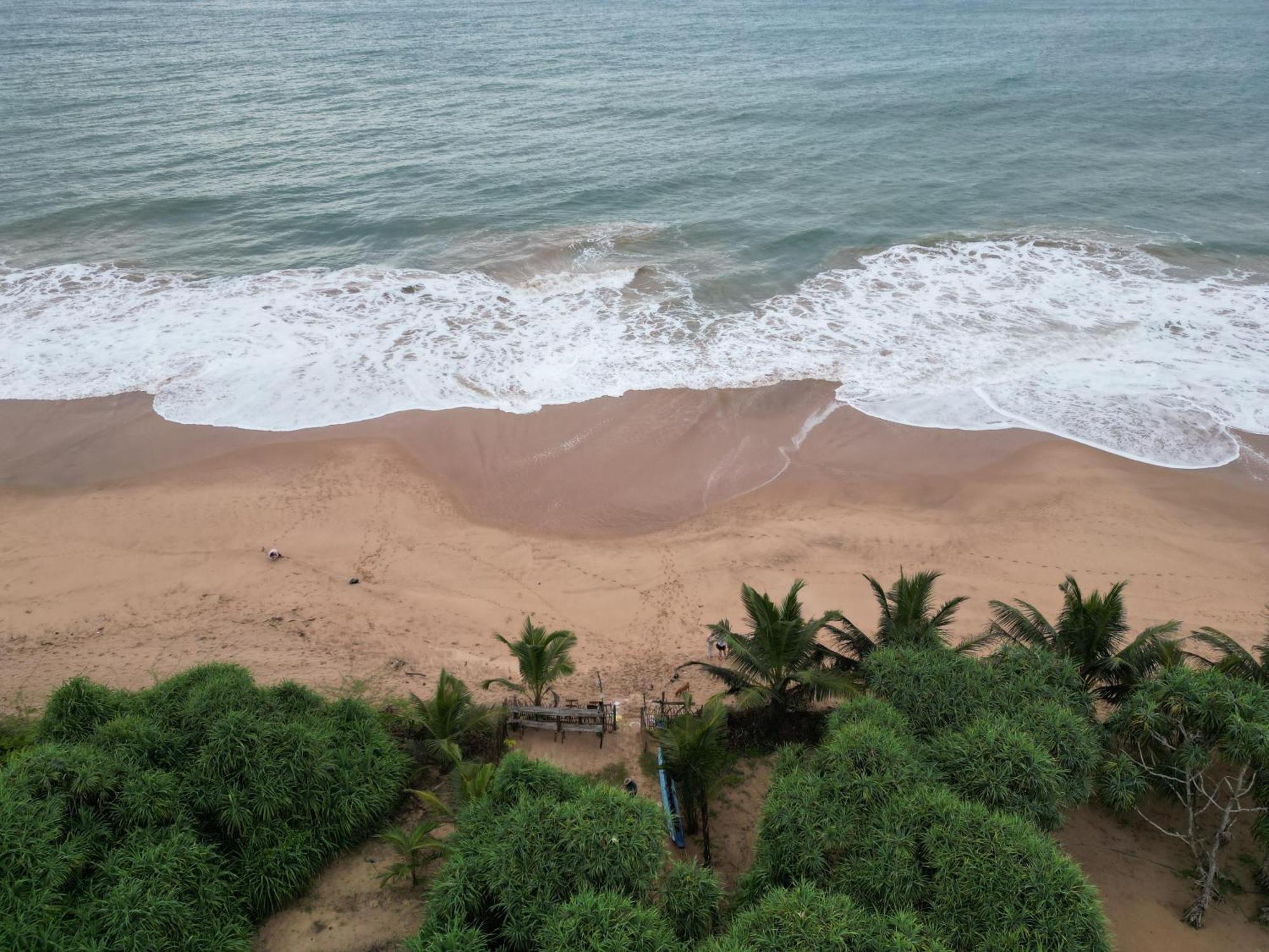 Waves Ranna Cabana And Seafood Luaran gambar