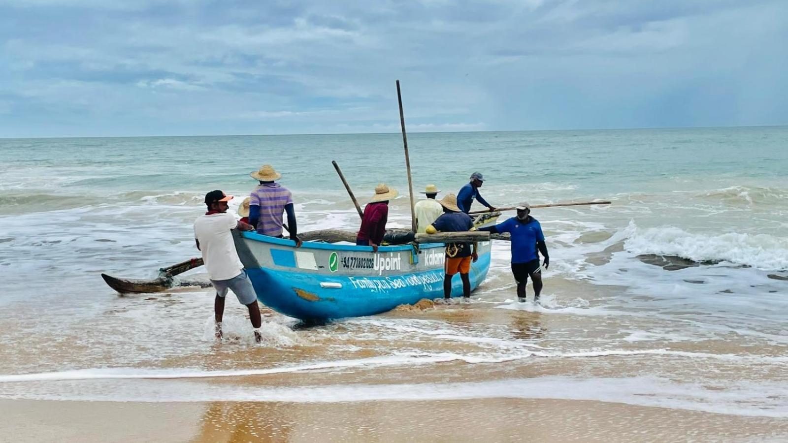 Waves Ranna Cabana And Seafood Luaran gambar